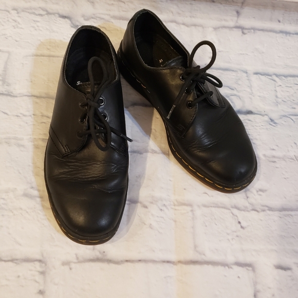 Dr. Martens Cavendish Black Leather Lite Sneakers - Picture 3 of 10